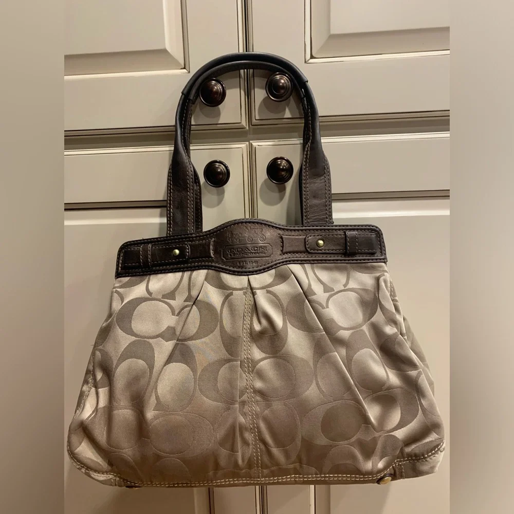 Coach Garnet Signature Sateen handbag (2009) - Picture 3 of 15